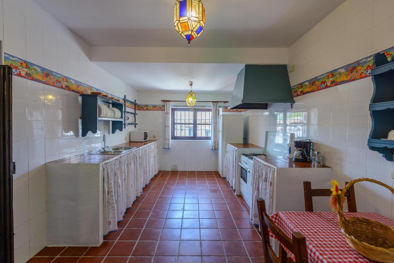 Holiday Home El Pilarillo Piscina Compartida Alcaucín Zewnętrze zdjęcie