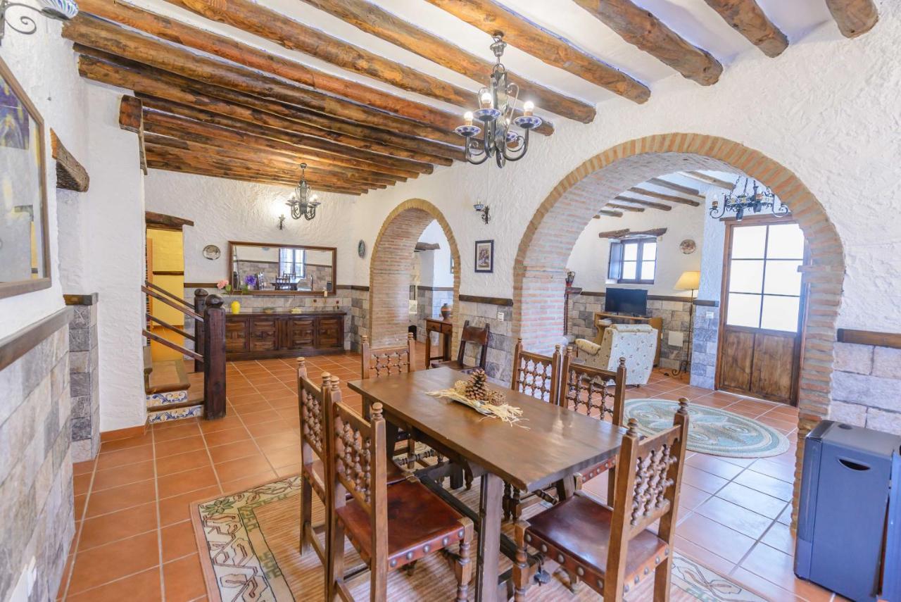 Holiday Home El Pilarillo Piscina Compartida Alcaucín Zewnętrze zdjęcie