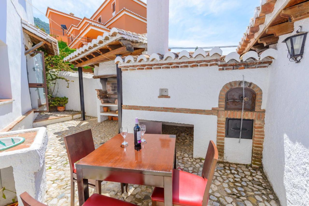 Holiday Home El Pilarillo Piscina Compartida Alcaucín Zewnętrze zdjęcie