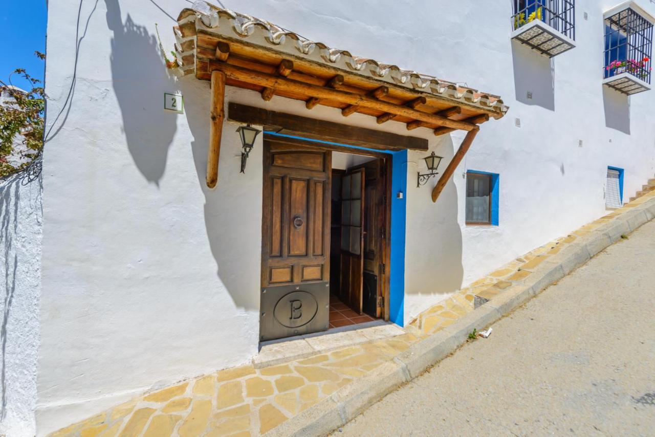 Holiday Home El Pilarillo Piscina Compartida Alcaucín Zewnętrze zdjęcie