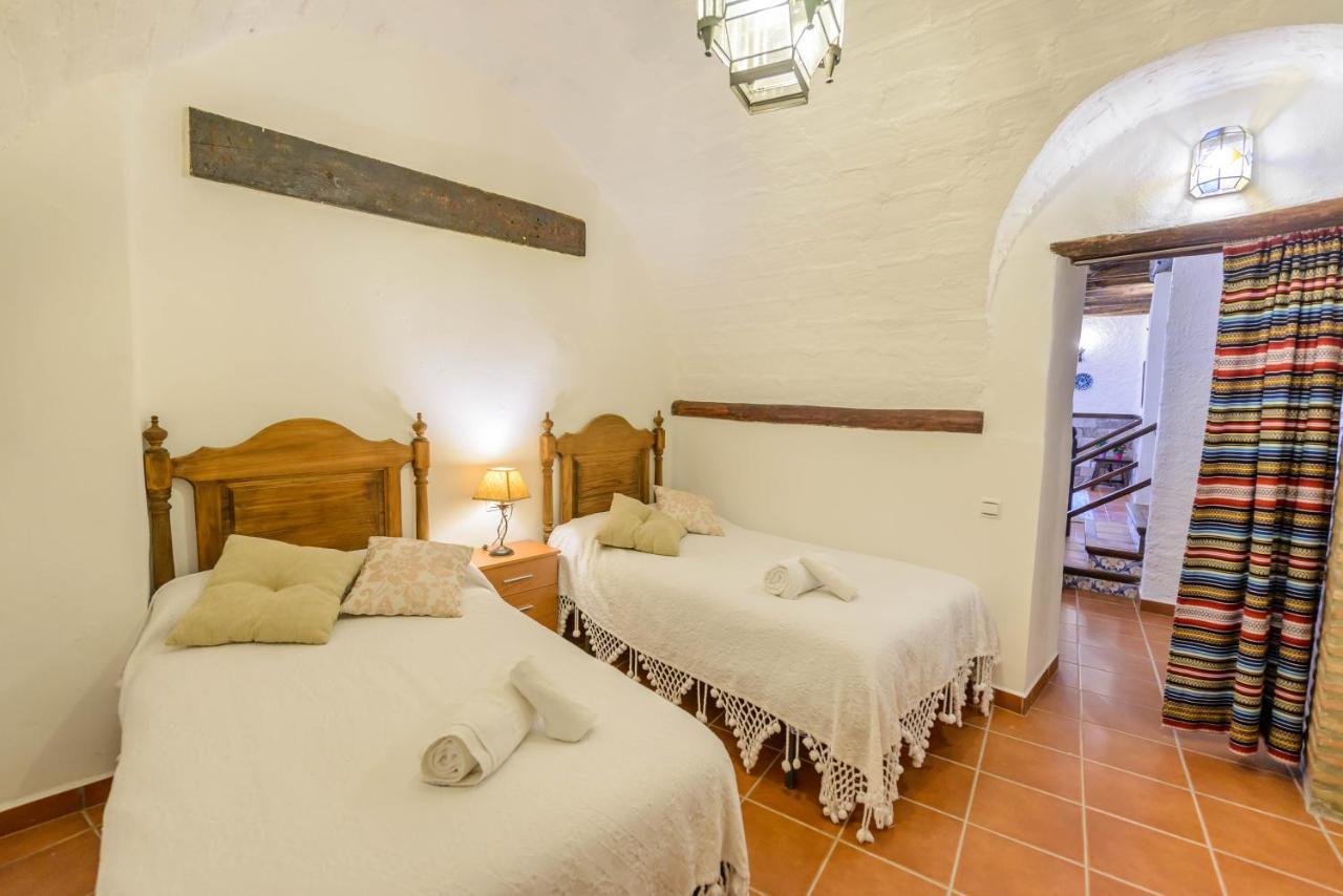Holiday Home El Pilarillo Piscina Compartida Alcaucín Zewnętrze zdjęcie
