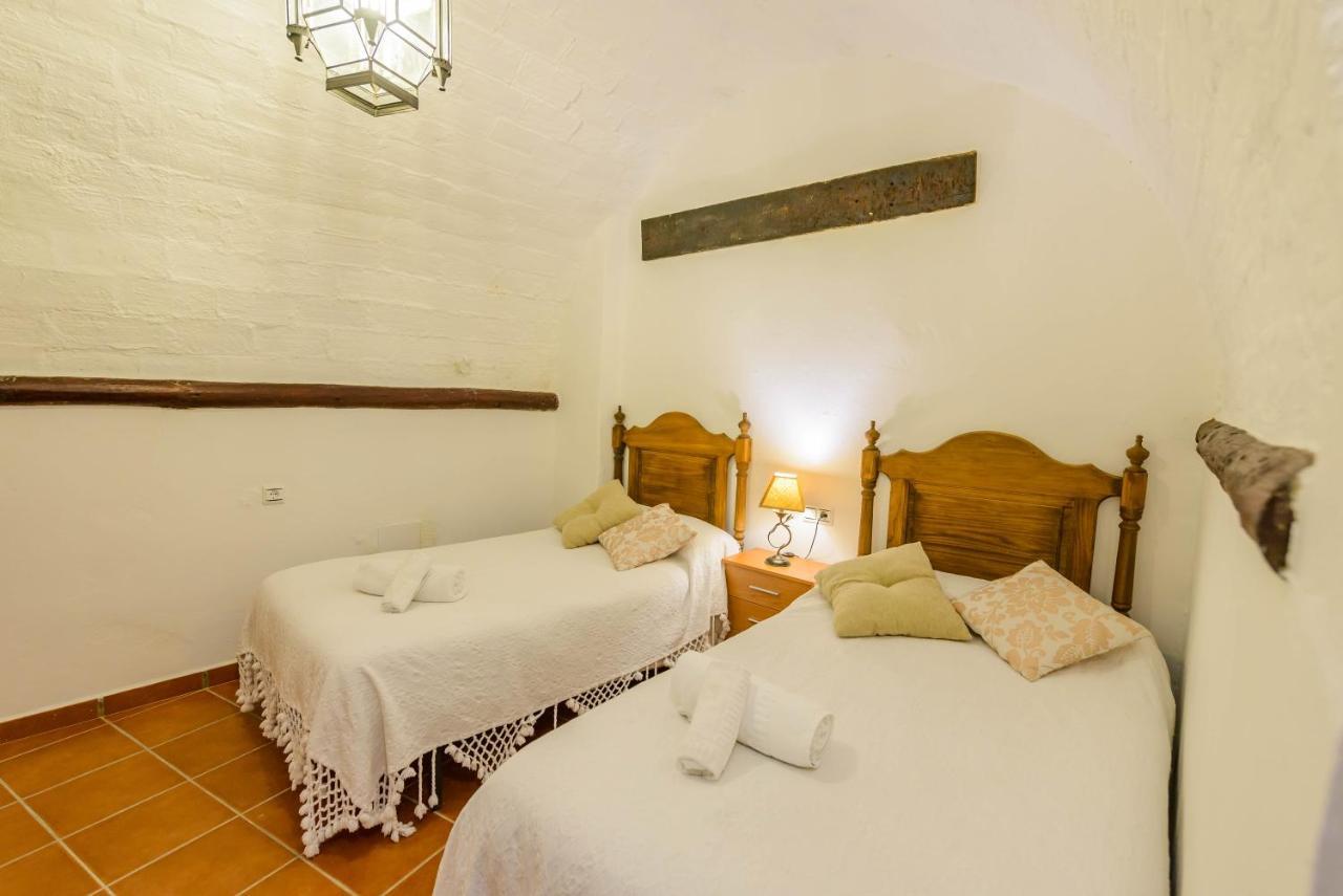 Holiday Home El Pilarillo Piscina Compartida Alcaucín Zewnętrze zdjęcie