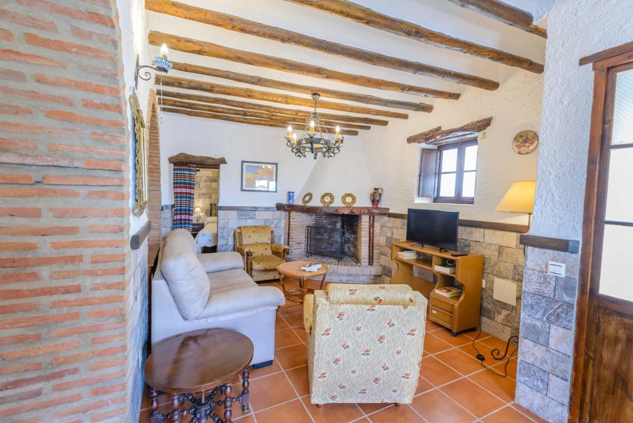 Holiday Home El Pilarillo Piscina Compartida Alcaucín Zewnętrze zdjęcie