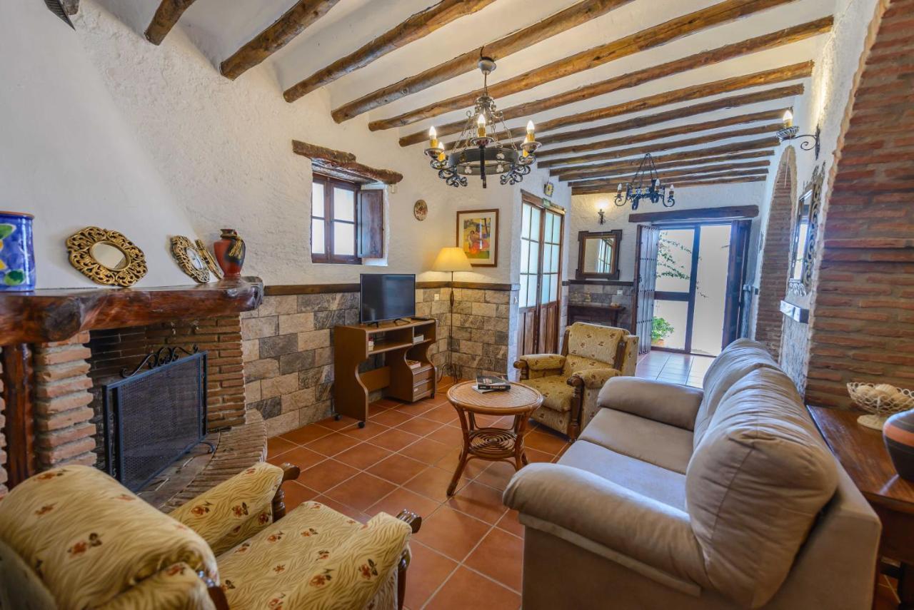 Holiday Home El Pilarillo Piscina Compartida Alcaucín Zewnętrze zdjęcie