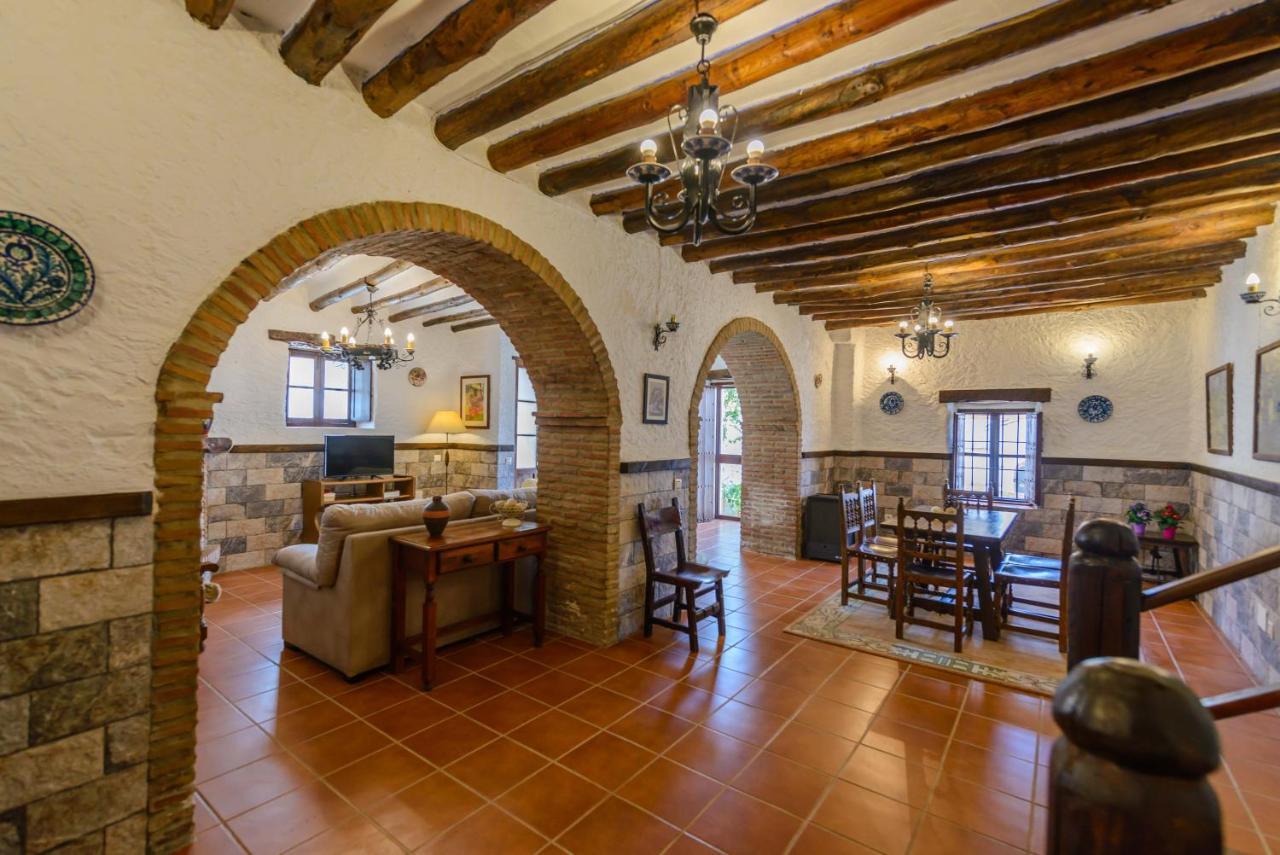 Holiday Home El Pilarillo Piscina Compartida Alcaucín Zewnętrze zdjęcie