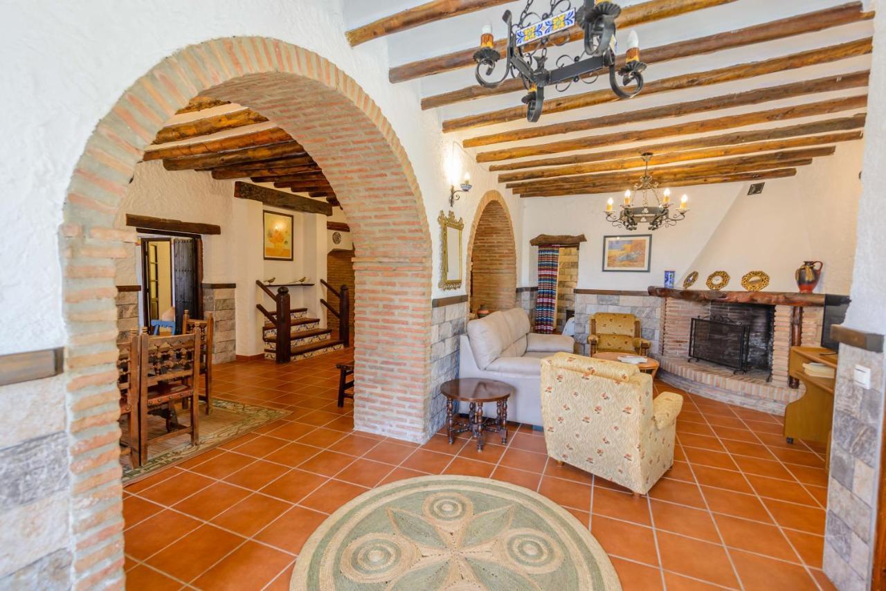 Holiday Home El Pilarillo Piscina Compartida Alcaucín Zewnętrze zdjęcie